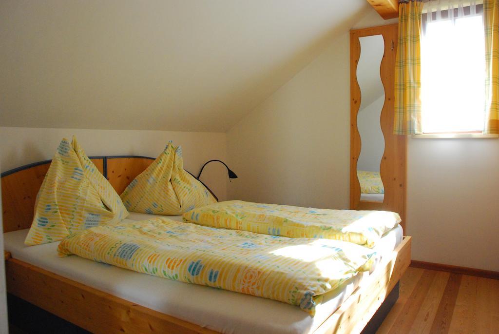 Fewo Wassertheurer Tropolach Room photo