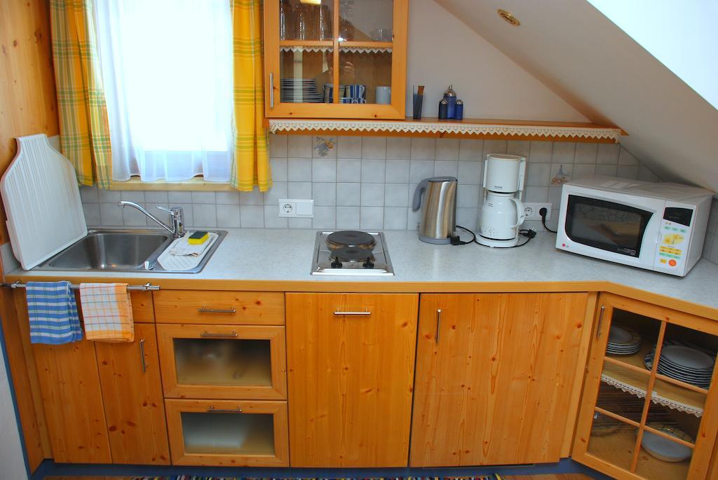 Fewo Wassertheurer Tropolach Room photo